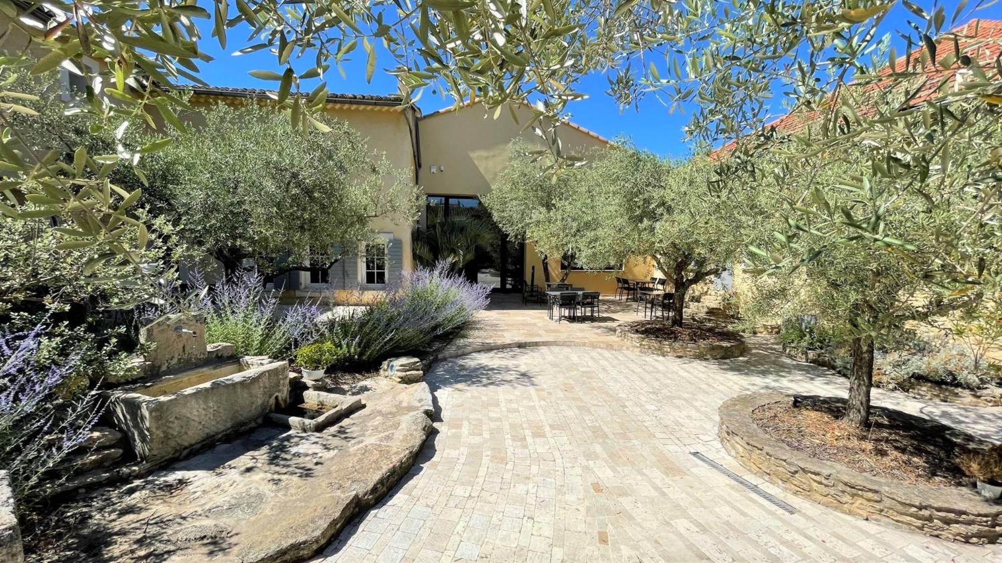 Clos Saint-Michel Resort & Spa Malaucene Exterior photo